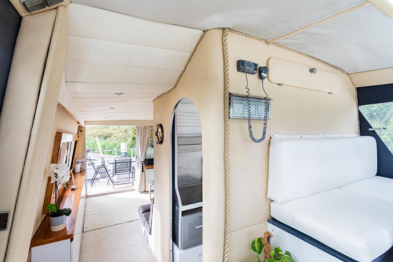 Eucala Motor Yacht Hotel East Molesey Esterno foto