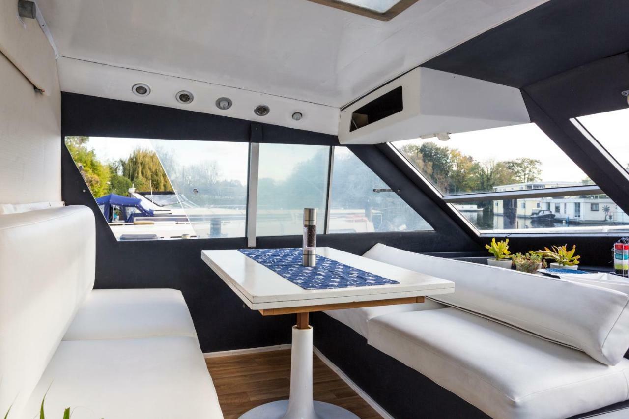 Eucala Motor Yacht Hotel East Molesey Esterno foto
